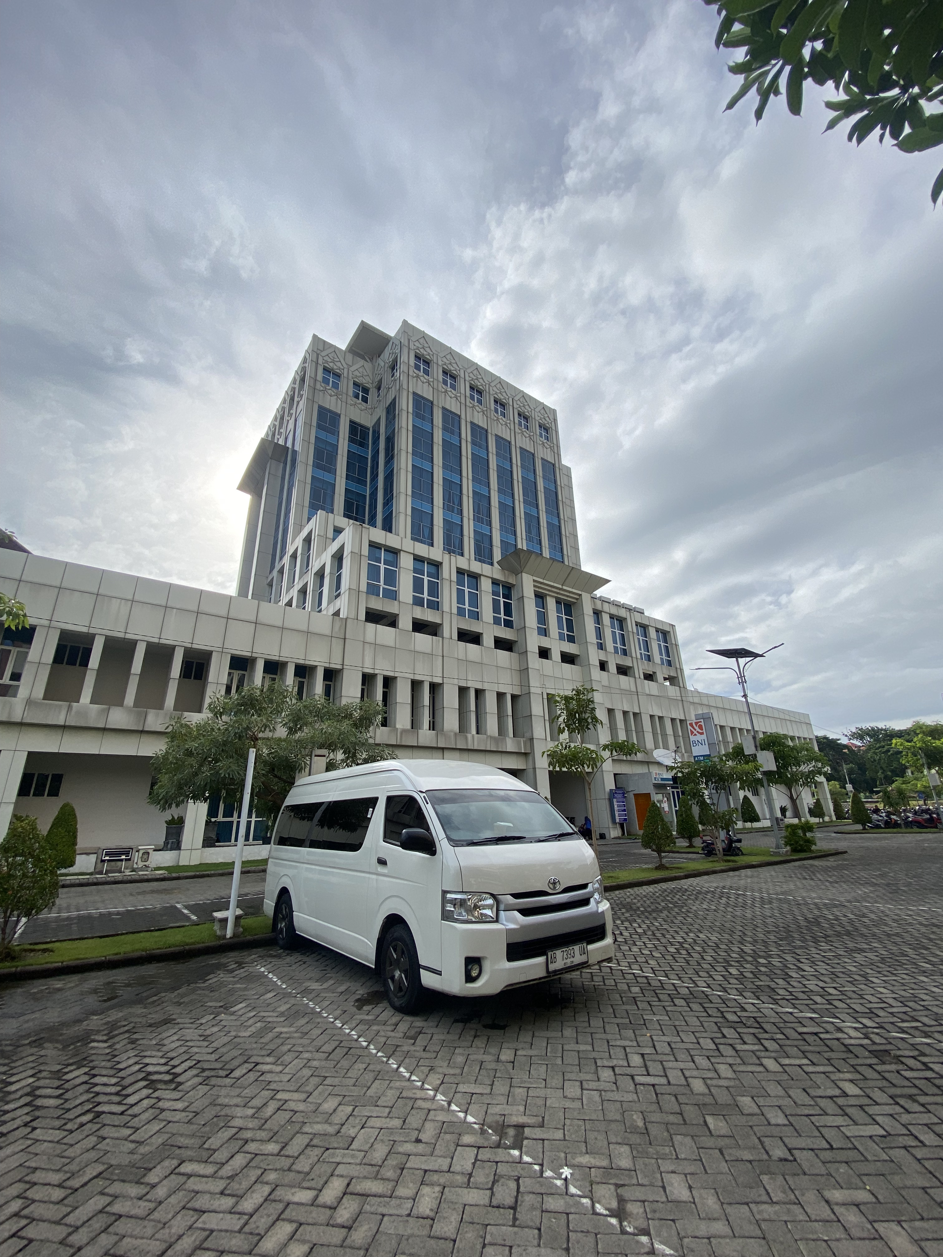 Sewa HIACE Klaten